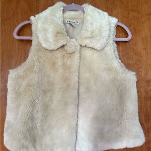 Forever 21 Cream Faux Fur Vest